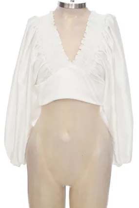 White Blouse - Closeando