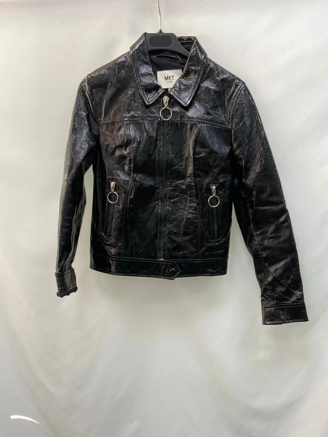 MKT.Chaqueta negra piel T.36
